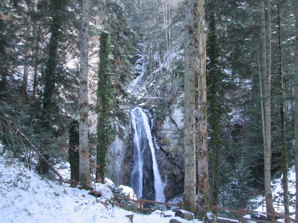 Gite Auberge Les Cascades La Mongie Zewnętrze zdjęcie