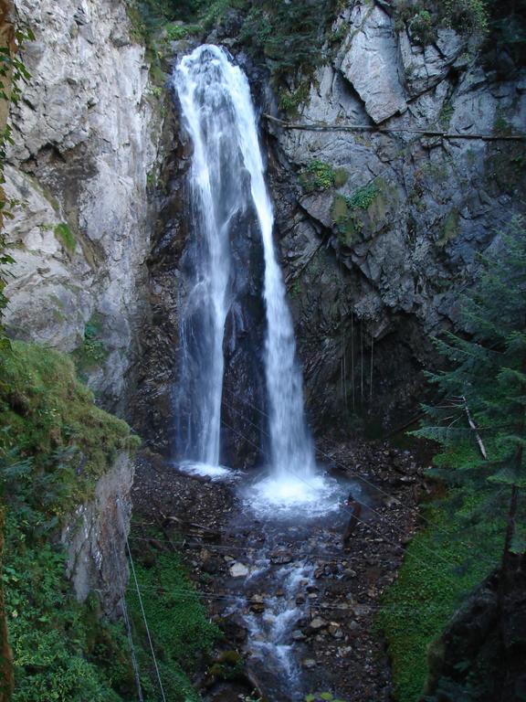 Gite Auberge Les Cascades La Mongie Zewnętrze zdjęcie